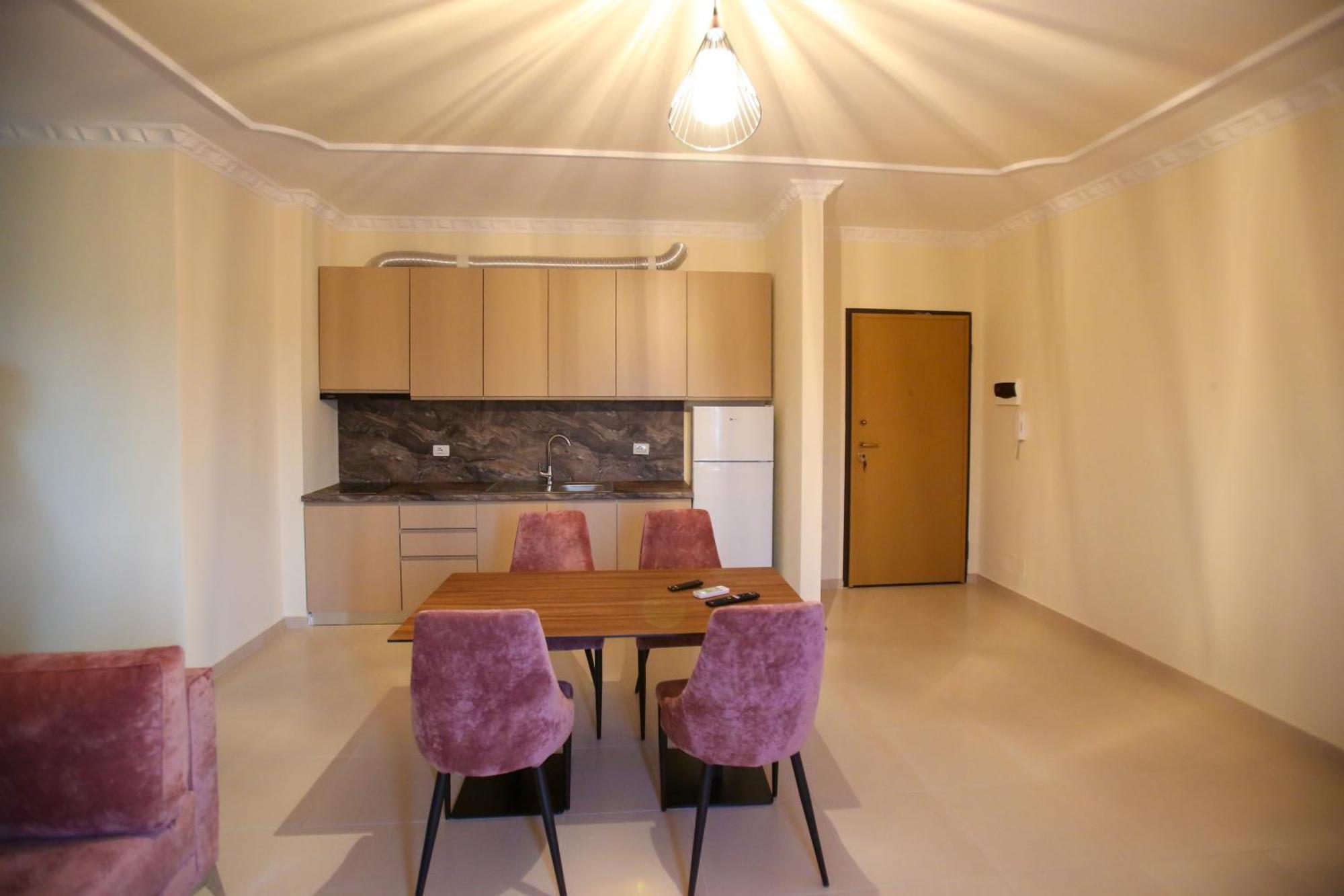 Oasis Residence Vlorë Buitenkant foto