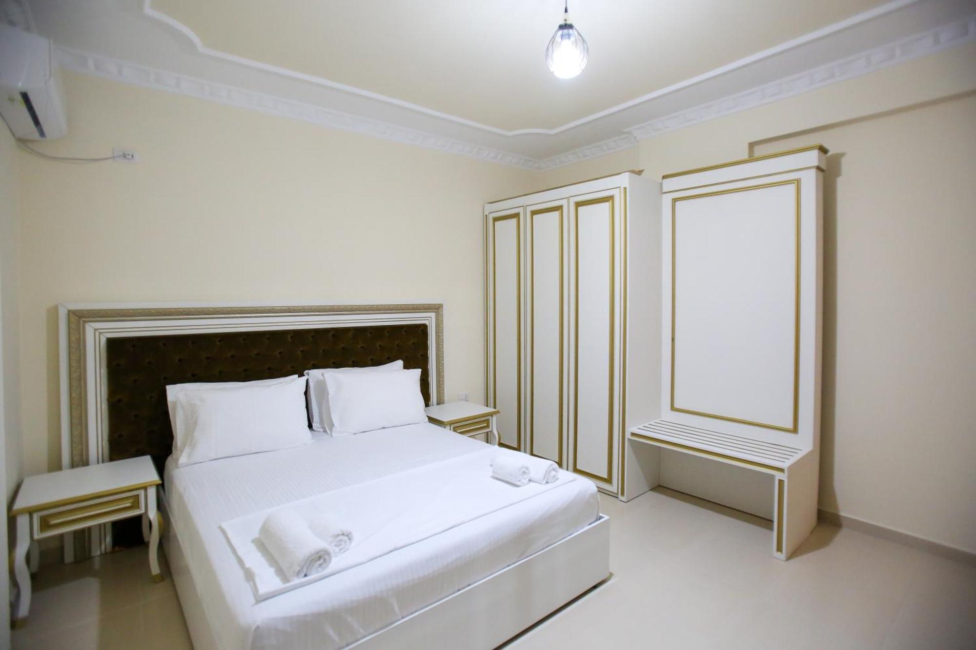 Oasis Residence Vlorë Buitenkant foto