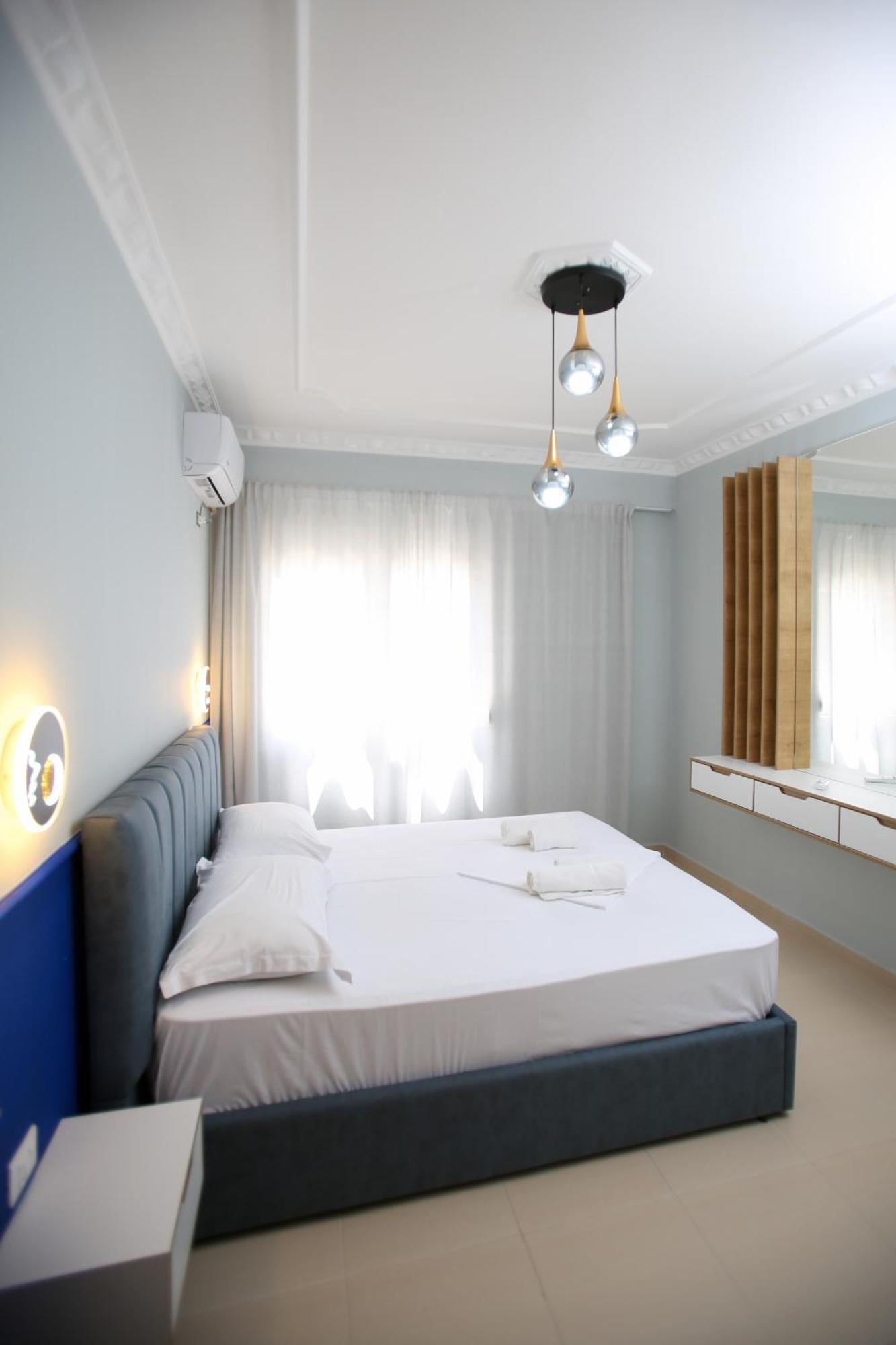 Oasis Residence Vlorë Buitenkant foto
