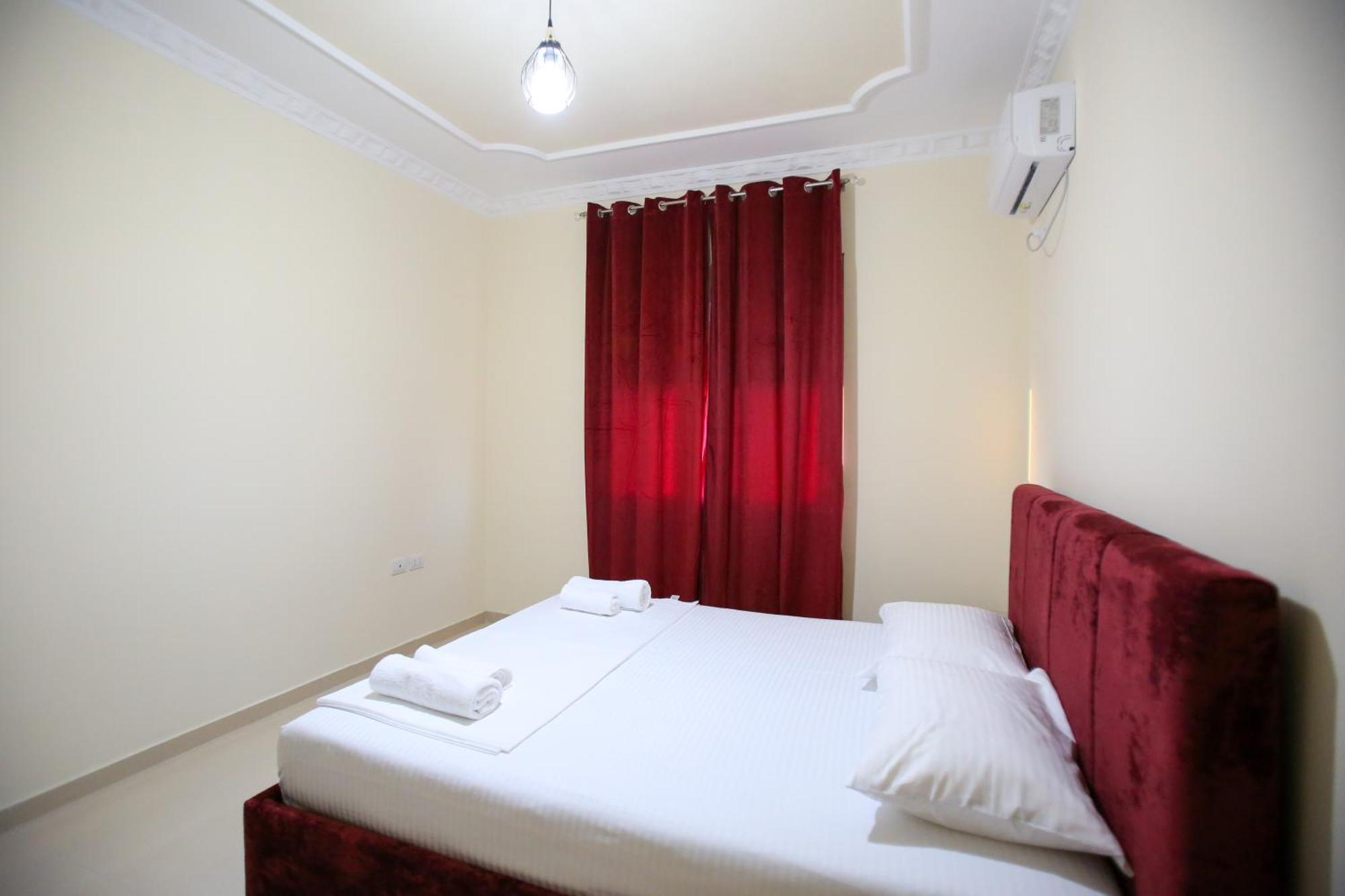 Oasis Residence Vlorë Buitenkant foto