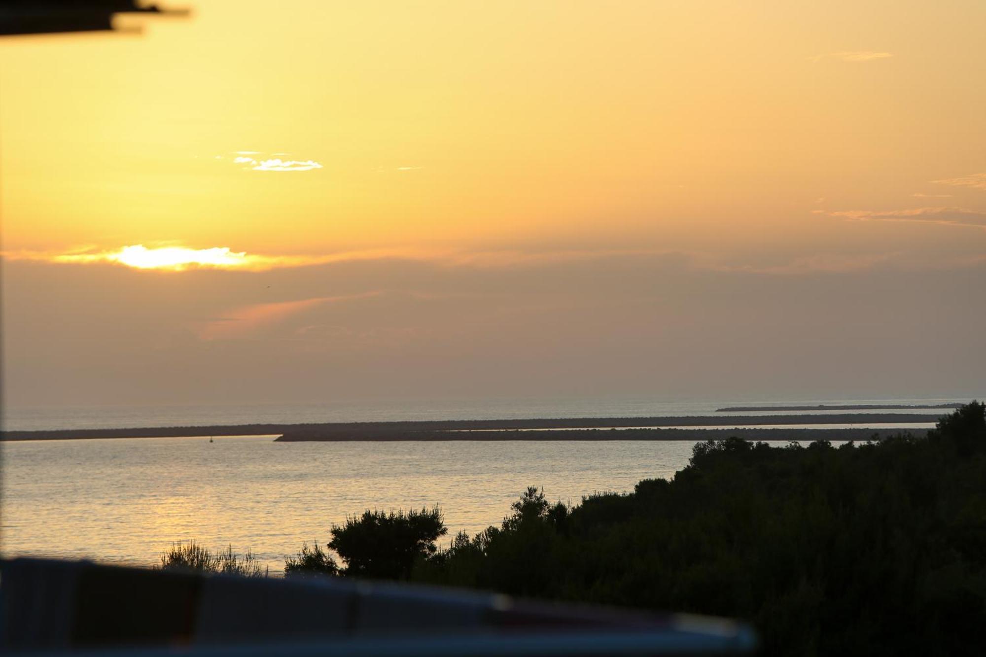 Oasis Residence Vlorë Buitenkant foto