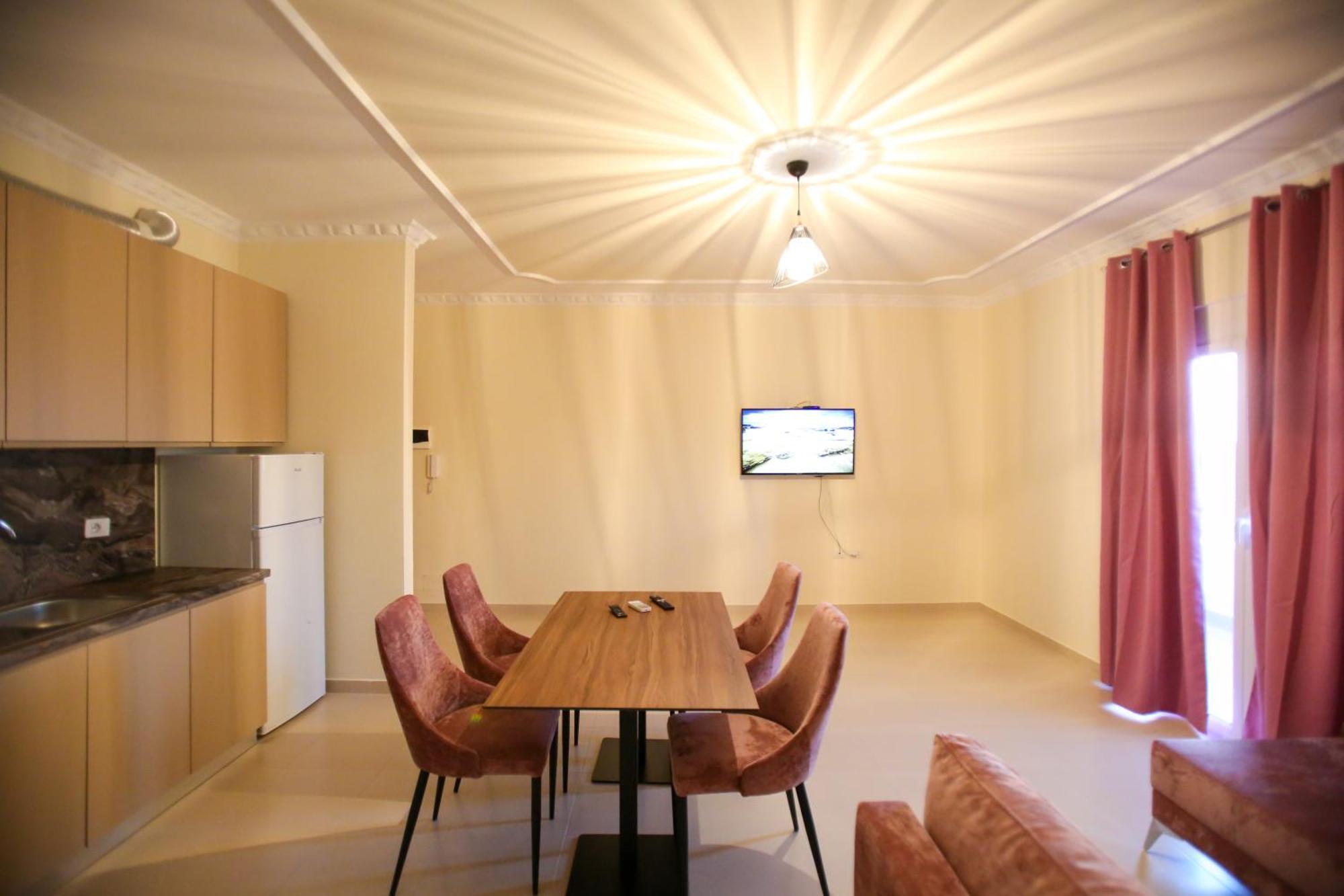 Oasis Residence Vlorë Buitenkant foto